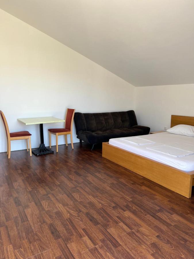 Studio Apartman Cesarica Eksteriør bilde